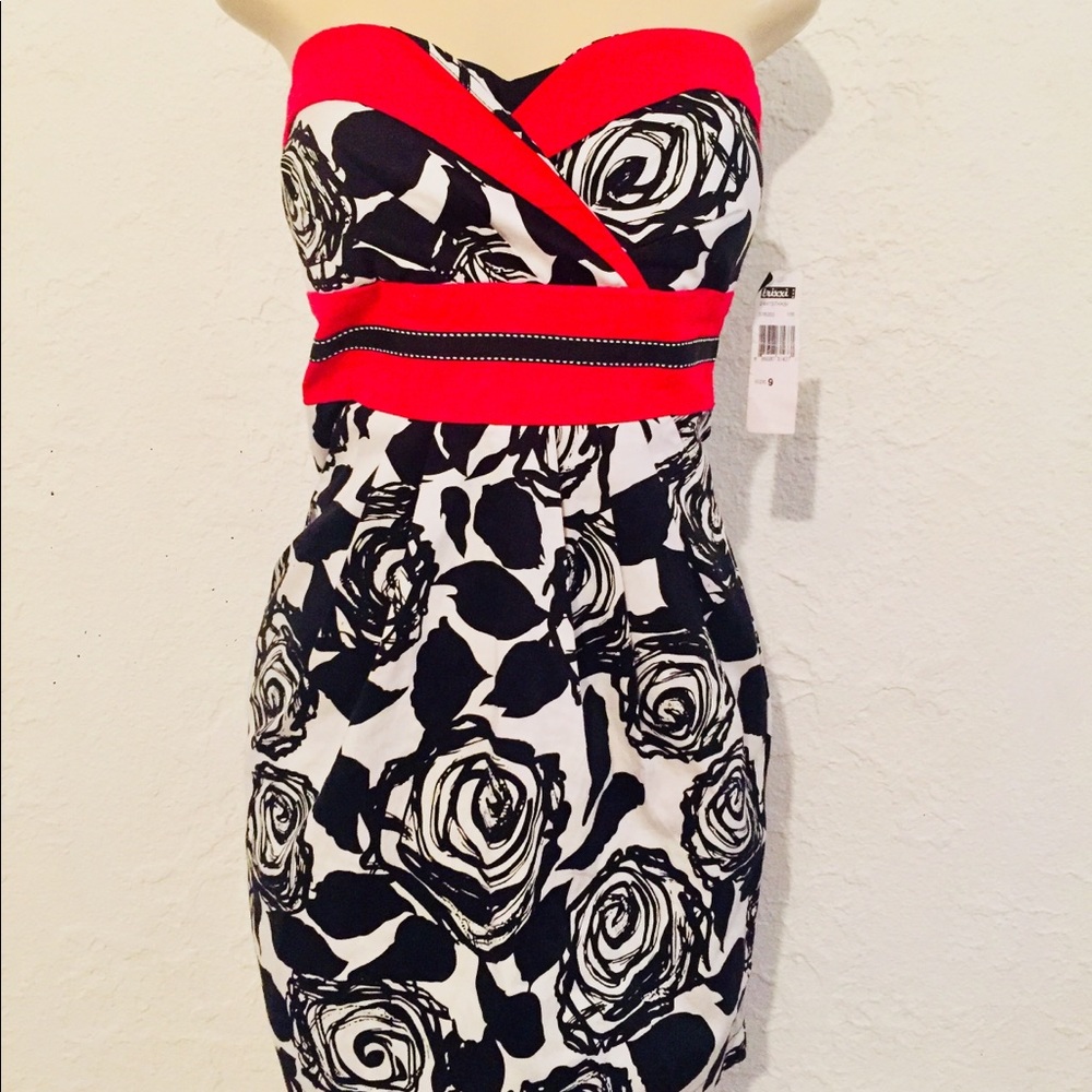 Trixii  Red Black & white strapless dress *
